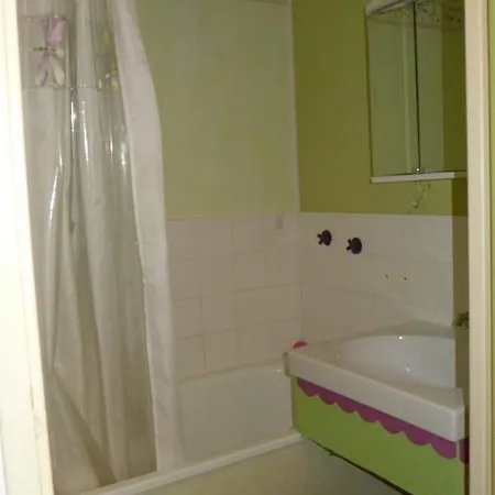 Ref 422, Ocean, Proche Et Centre , 2 Personnes